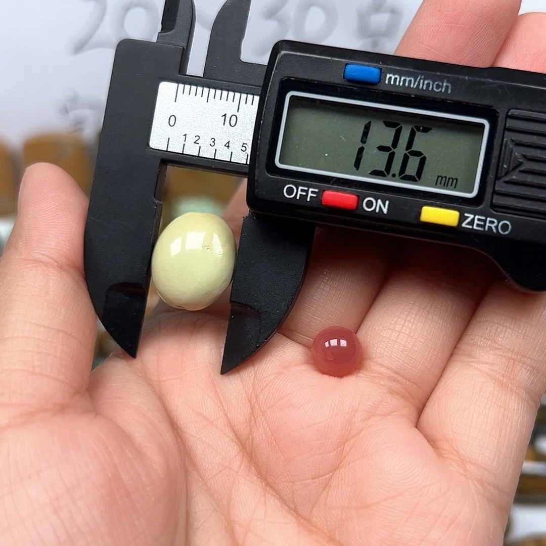 南红玛瑙未镶嵌珠宝奇石