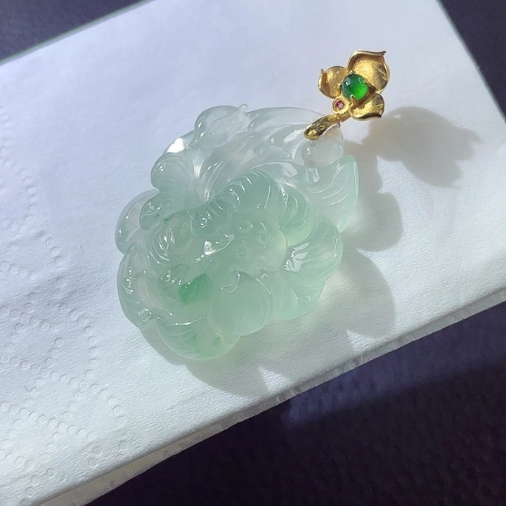 翡翠颈饰18K金镶嵌翡翠