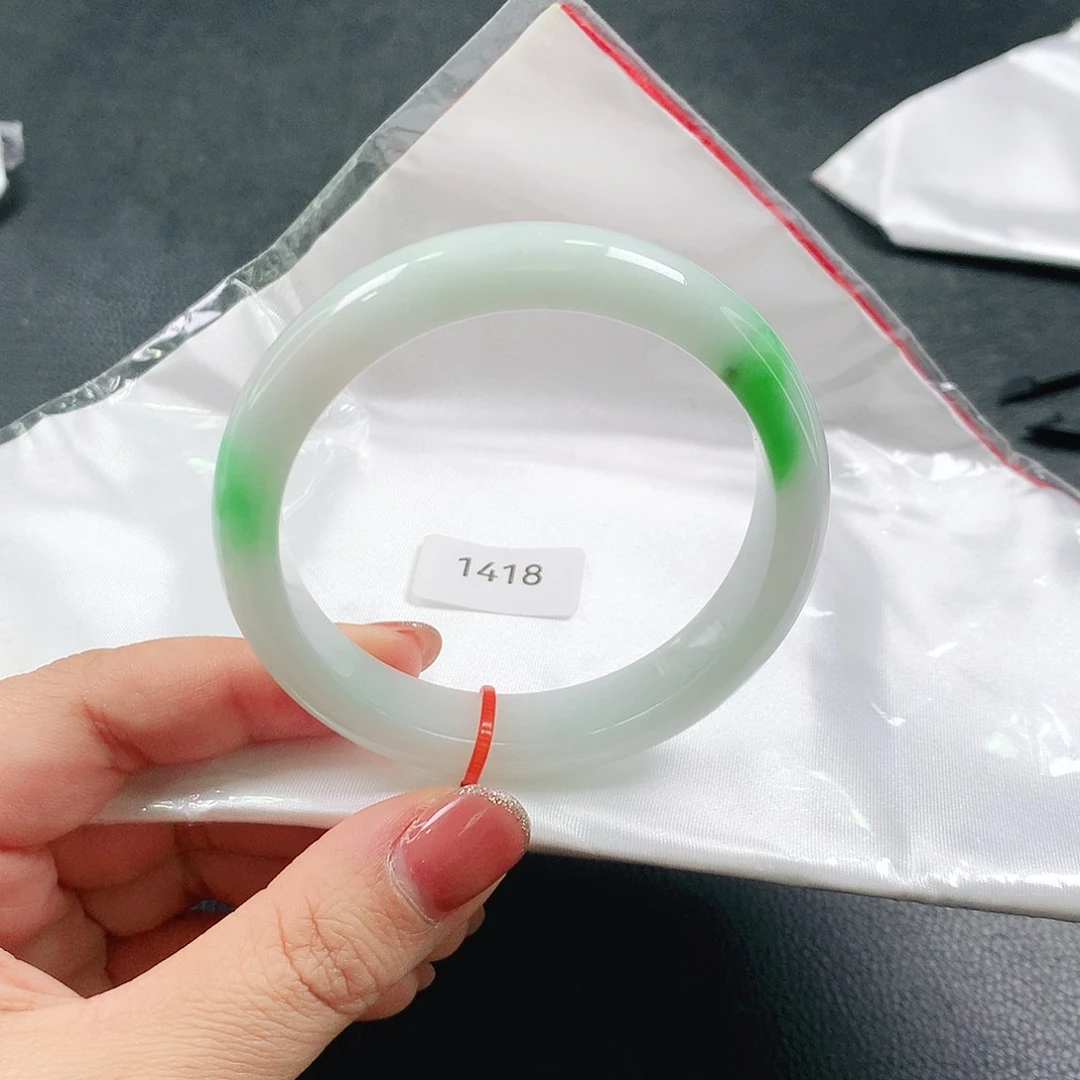 翡翠未镶嵌手镯03