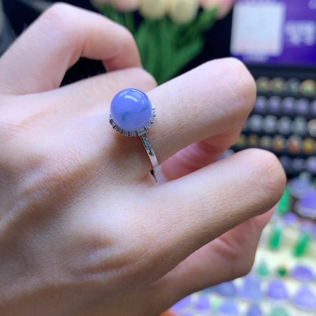 颈饰18K金镶嵌翡翠