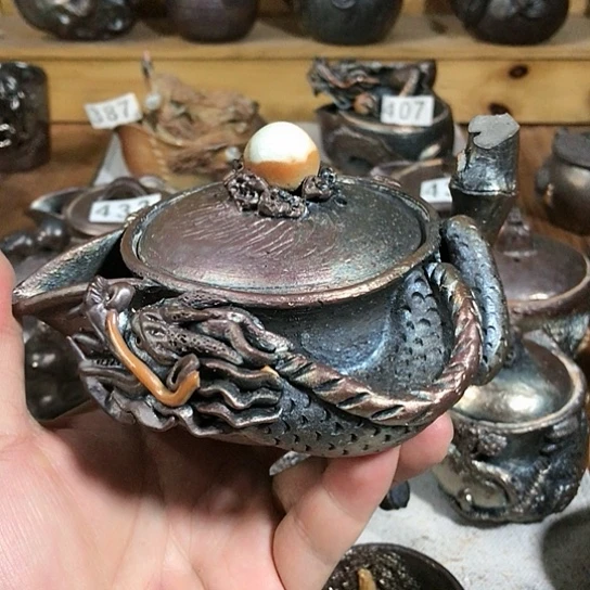瓷片微瑕的龙宝瓶的