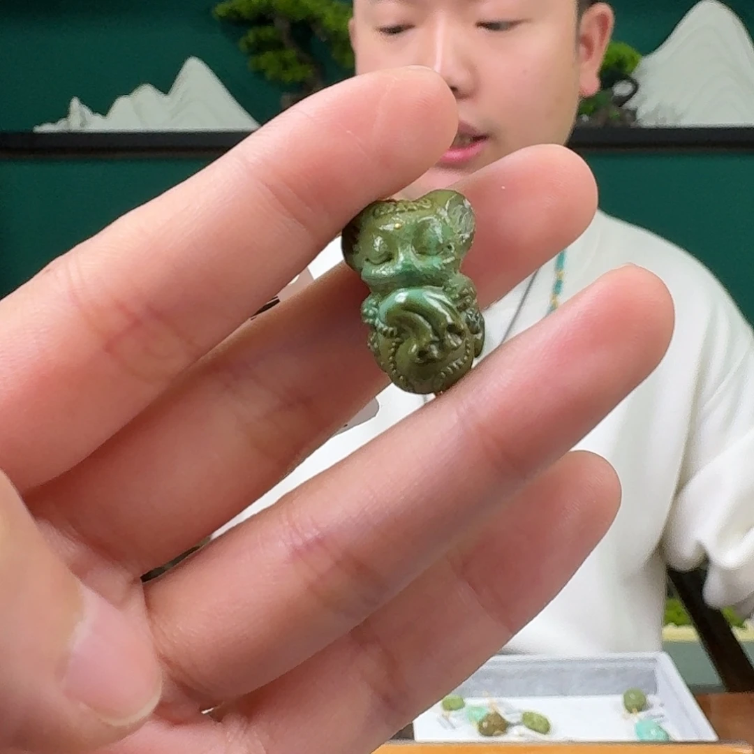 绿松石未镶嵌珠宝奇石