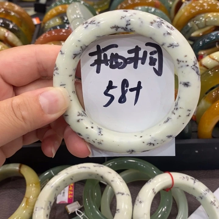 蛇纹石玉未镶嵌手镯栖*