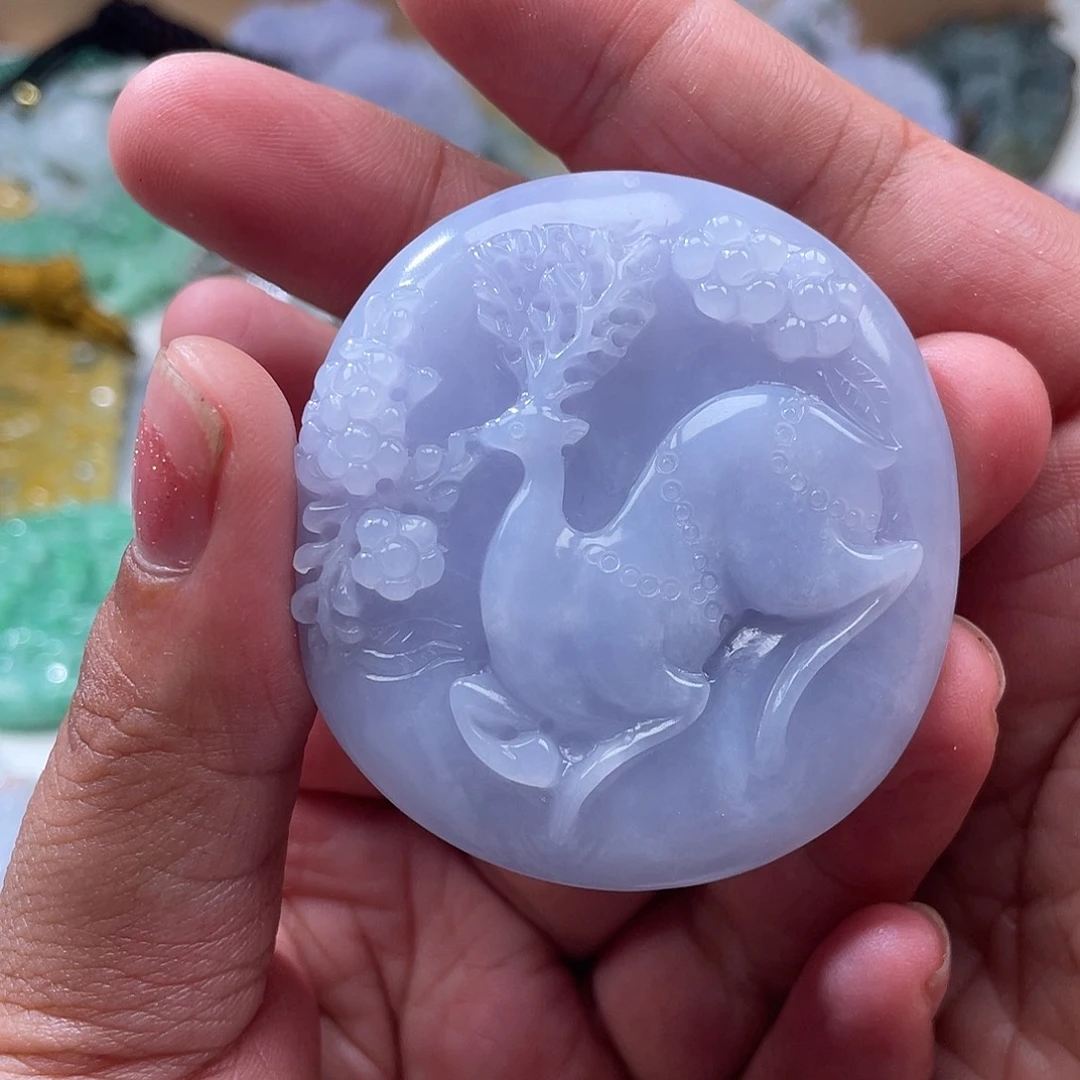 翡翠未镶嵌颈饰泰***河