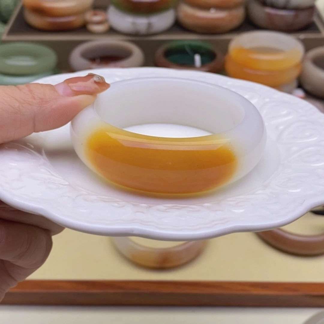 【闪购商品】石英质玉手镯未镶嵌