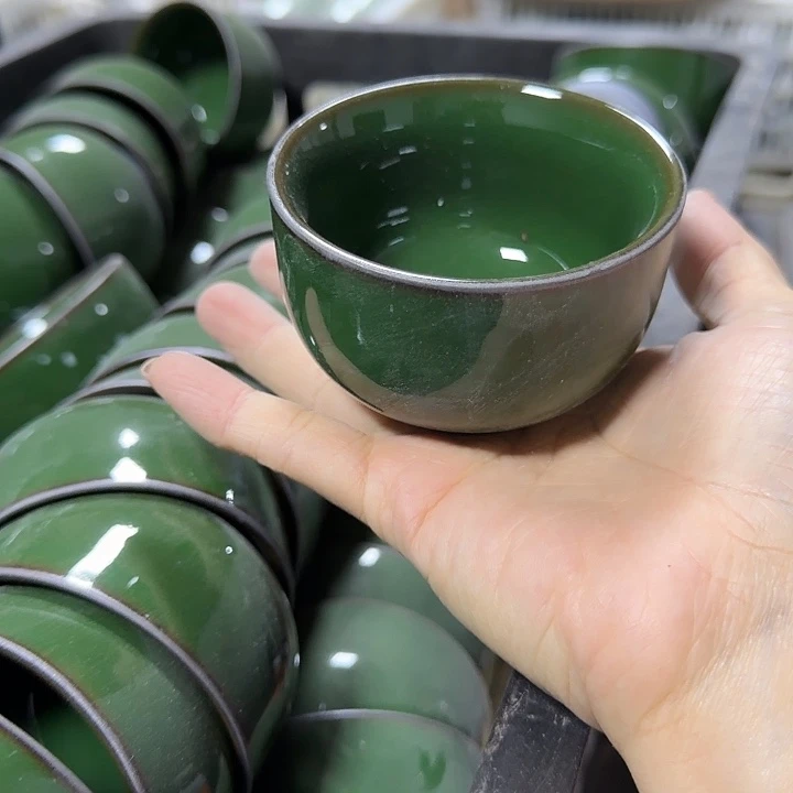 老物件默认微瑕孔雀绿一个杯子