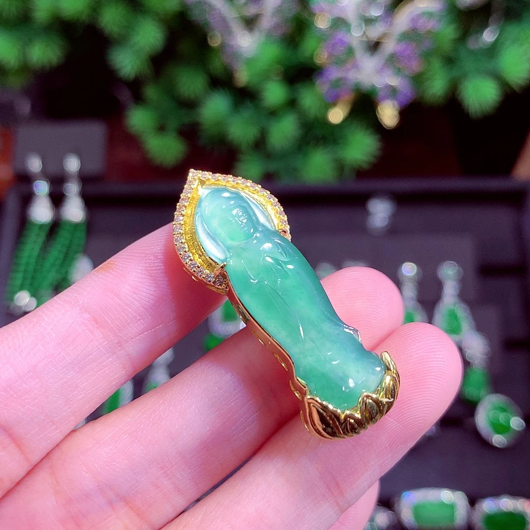 颈饰未镶嵌翡翠天然