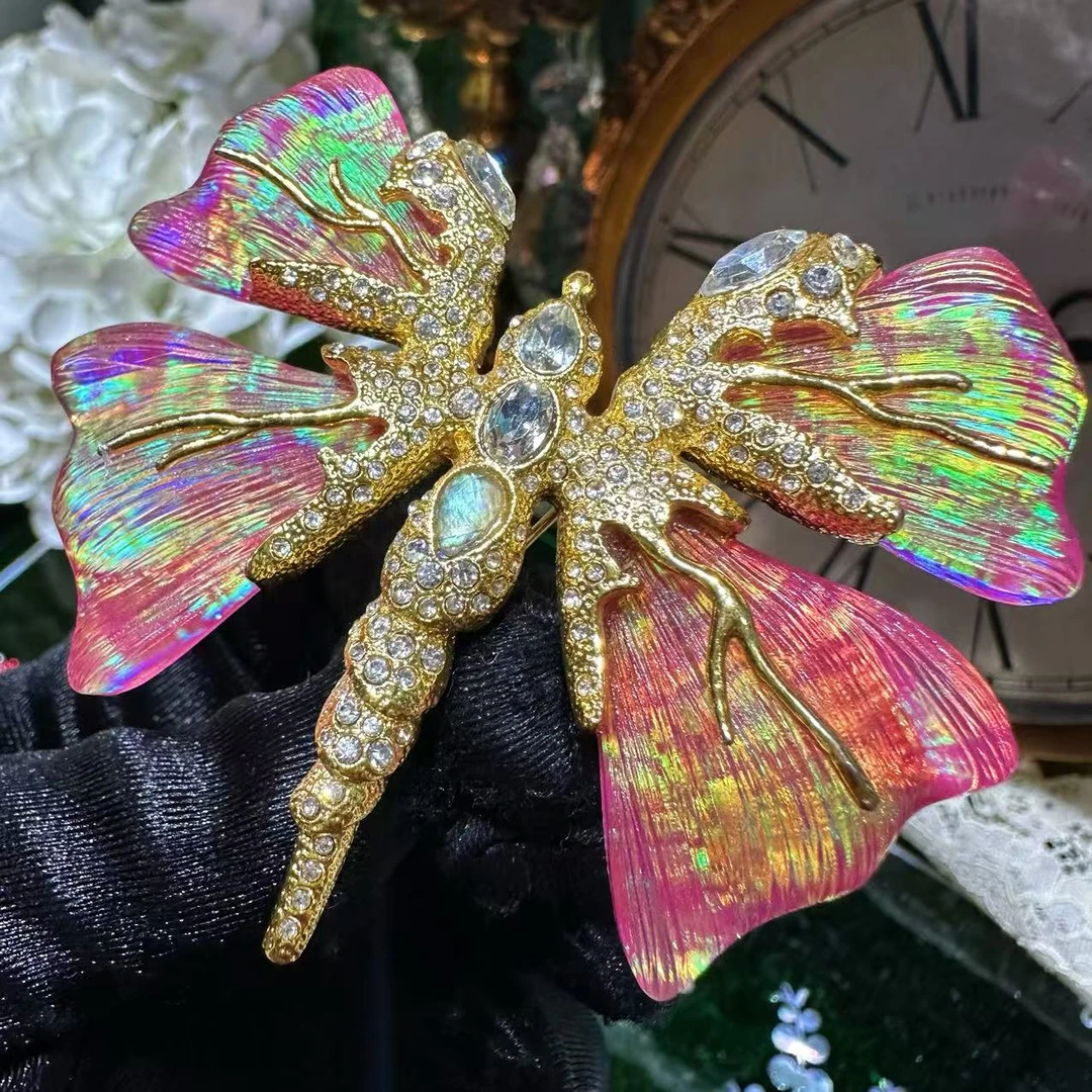 铜合金胸针 限量款 鬼才粉色蝴蝶  胸针