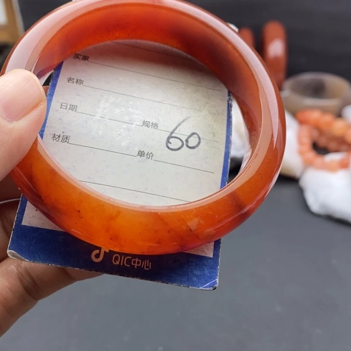 未镶嵌手镯石英质玉