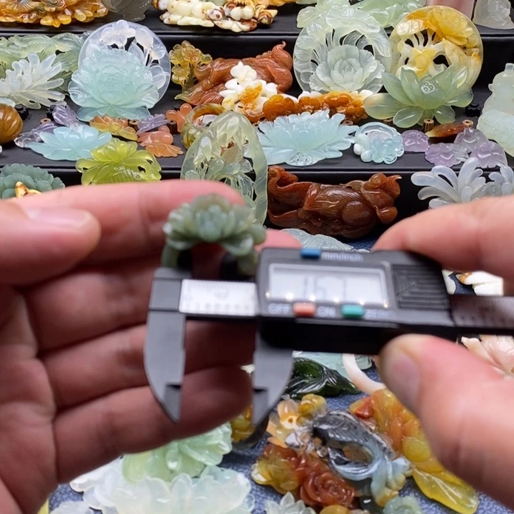 蛇纹石玉合金颈饰