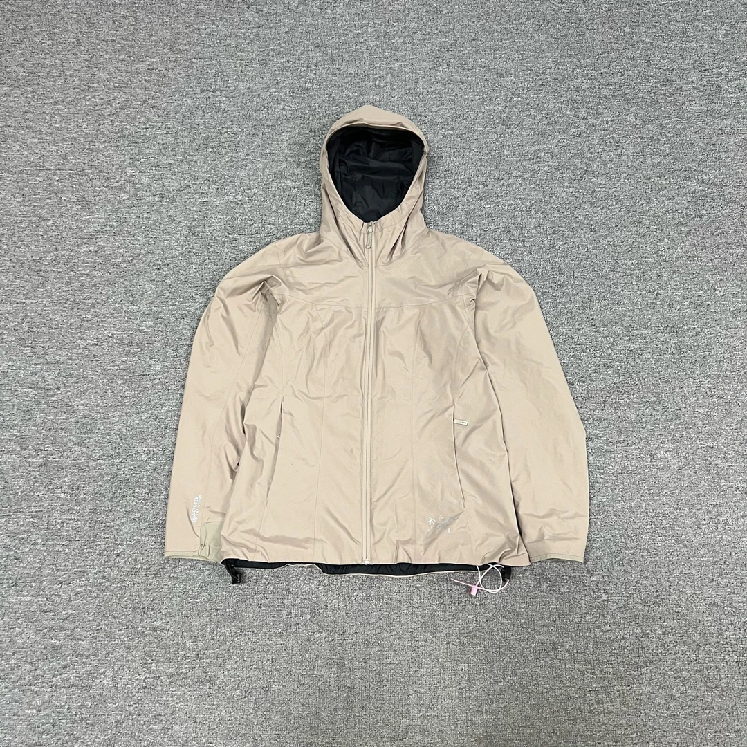 99新 AMIPARIS 始祖鸟 卡其色冲锋衣s码