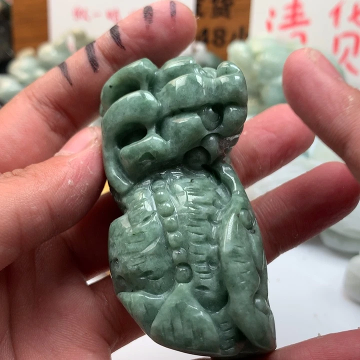 翡翠未镶嵌颈饰保真天然a货翡翠