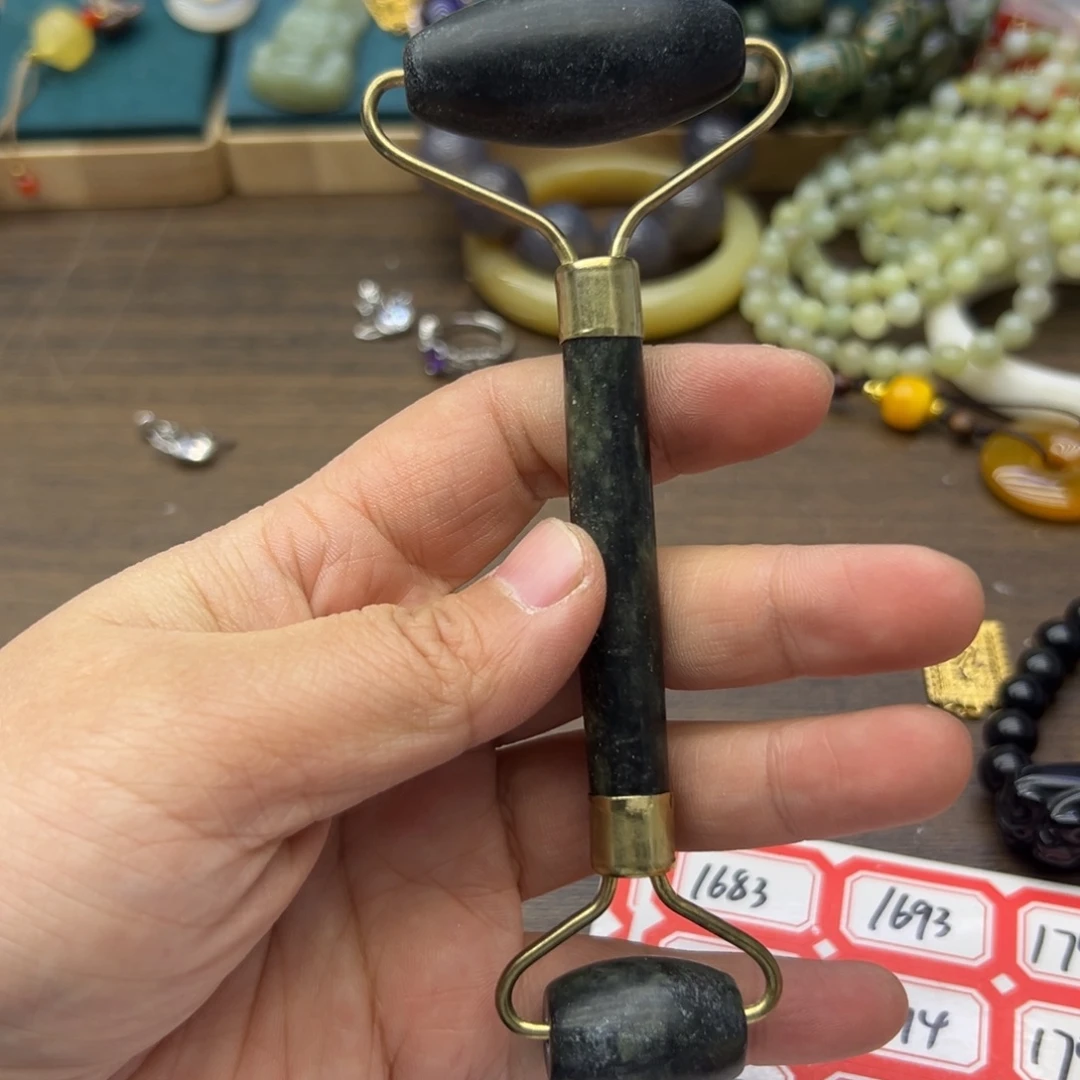 蛇纹石玉未镶嵌珠宝半成品1671