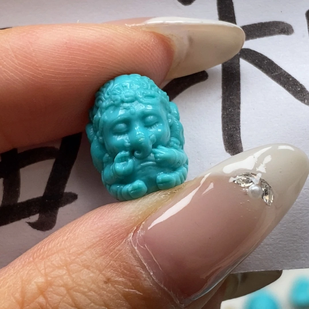 绿松石未镶嵌颈饰