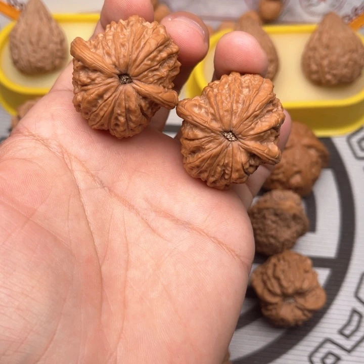 文玩核桃把件血麒麟37