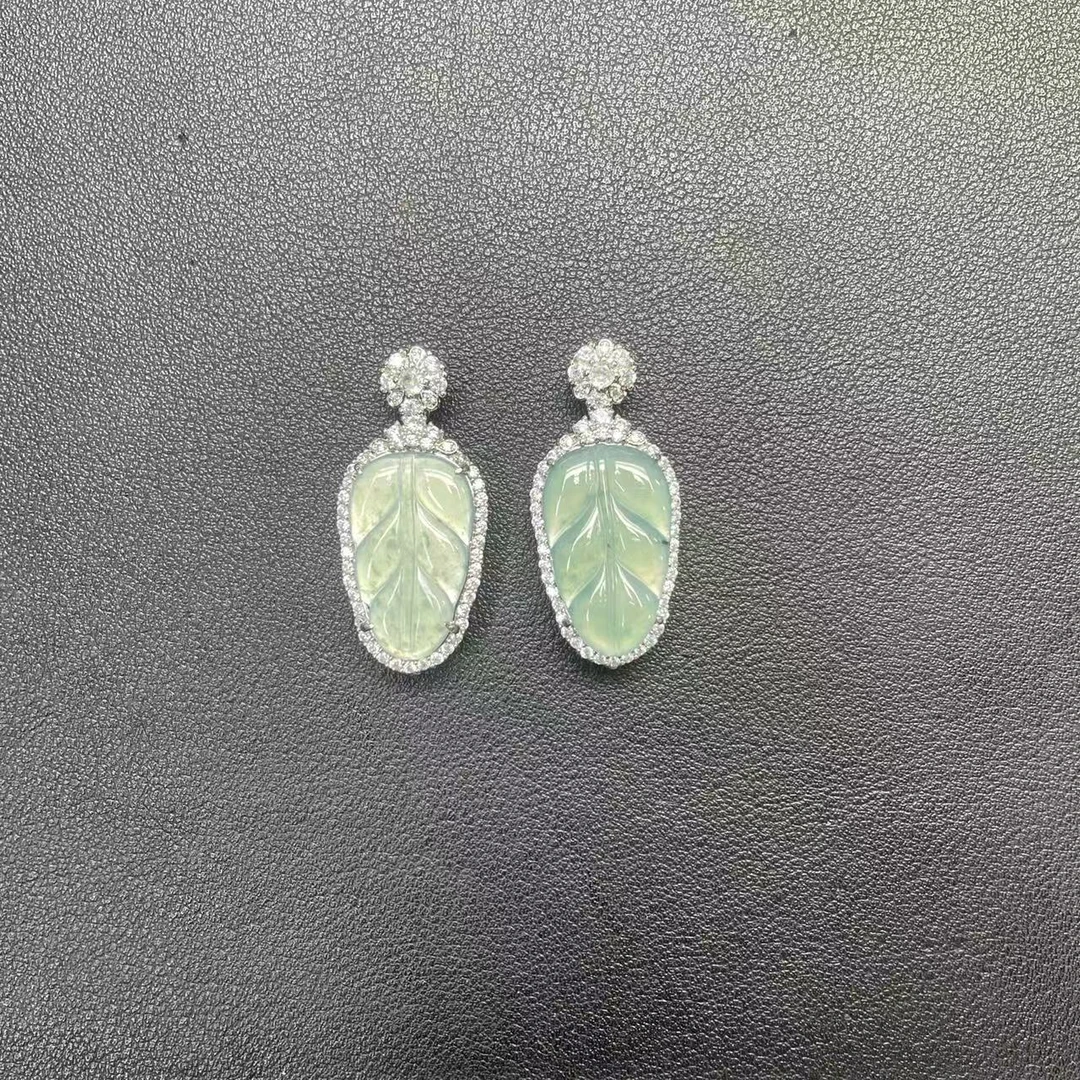 【玉经纶】70207/Q103-天然A货翡翠叶子吊坠-多样性发其一