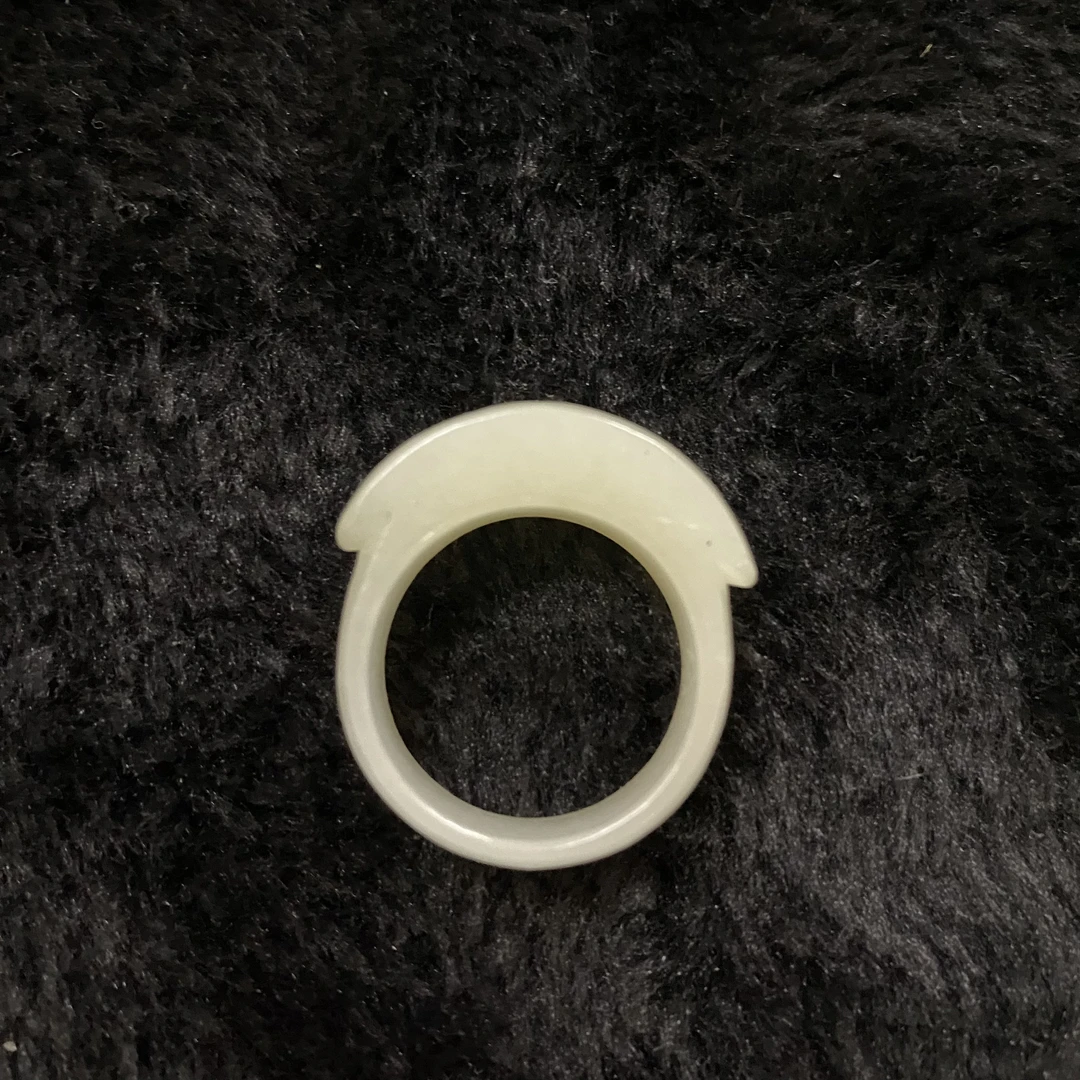 18F165 清 白玉素面马鞍戒