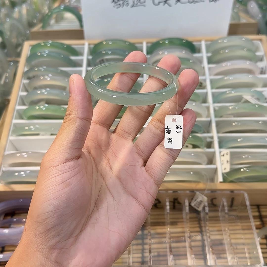 玛瑙/玉髓未镶嵌手镯圈口56.3