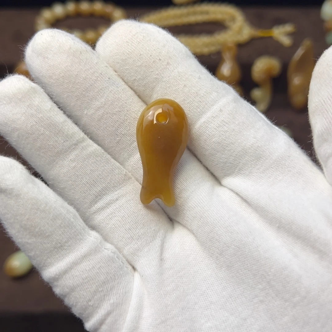 和田玉（糖玉）未镶嵌颈饰