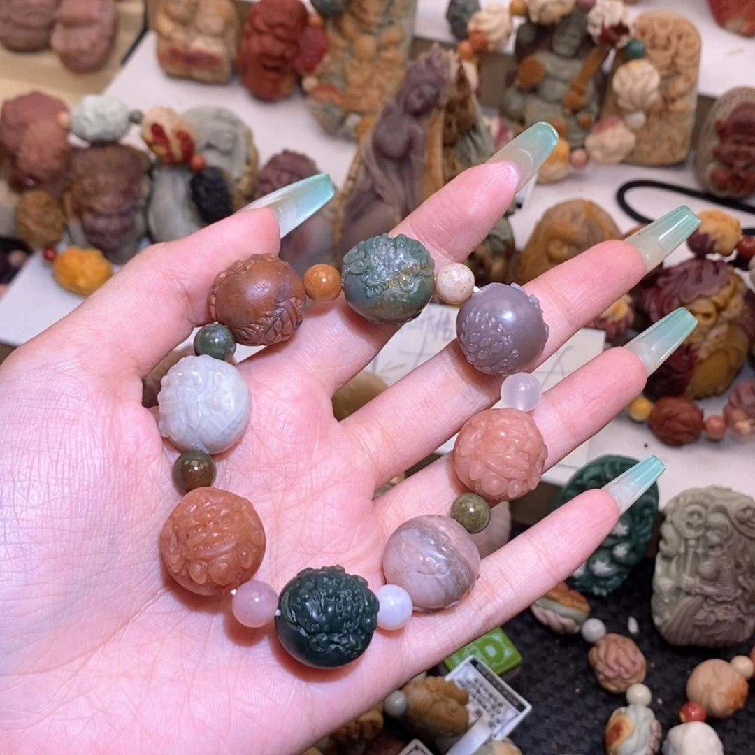 未镶嵌手链石英质玉（阿拉善玉）