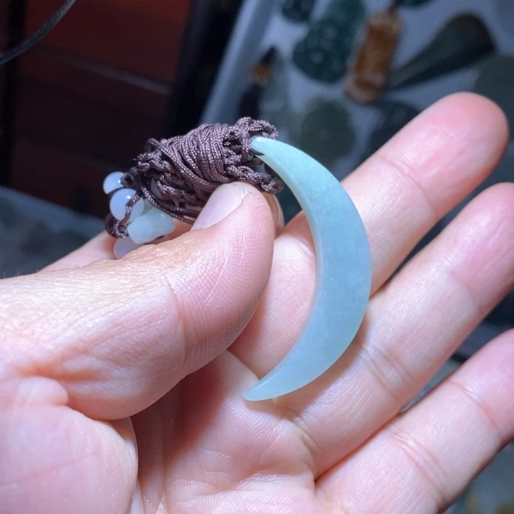 翡翠颈饰未镶嵌好