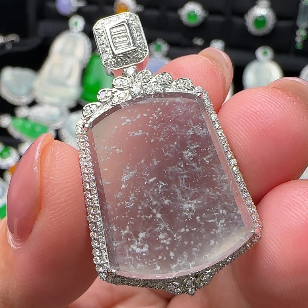 颈饰18K金镶嵌翡翠天然翡翠