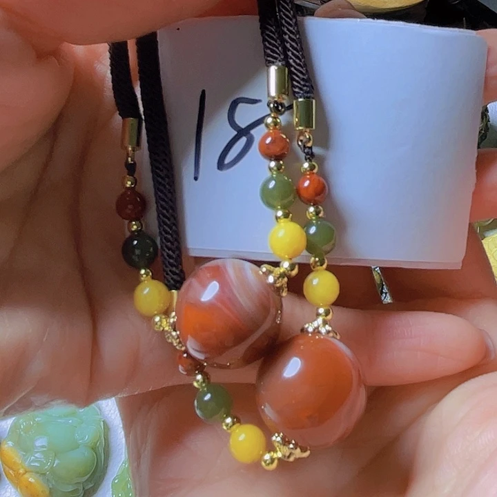 和田玉未镶嵌把件