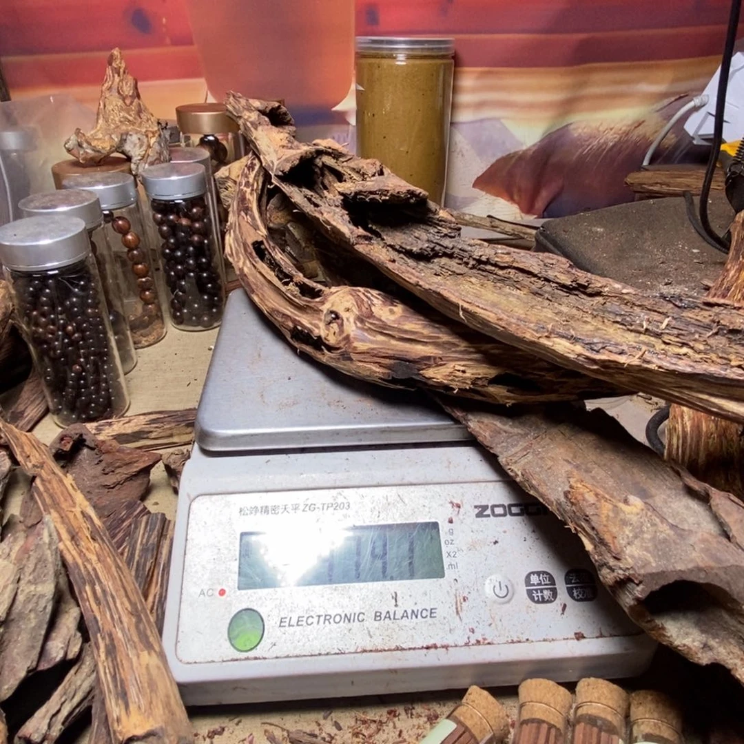 温***9降真香海南十亩香