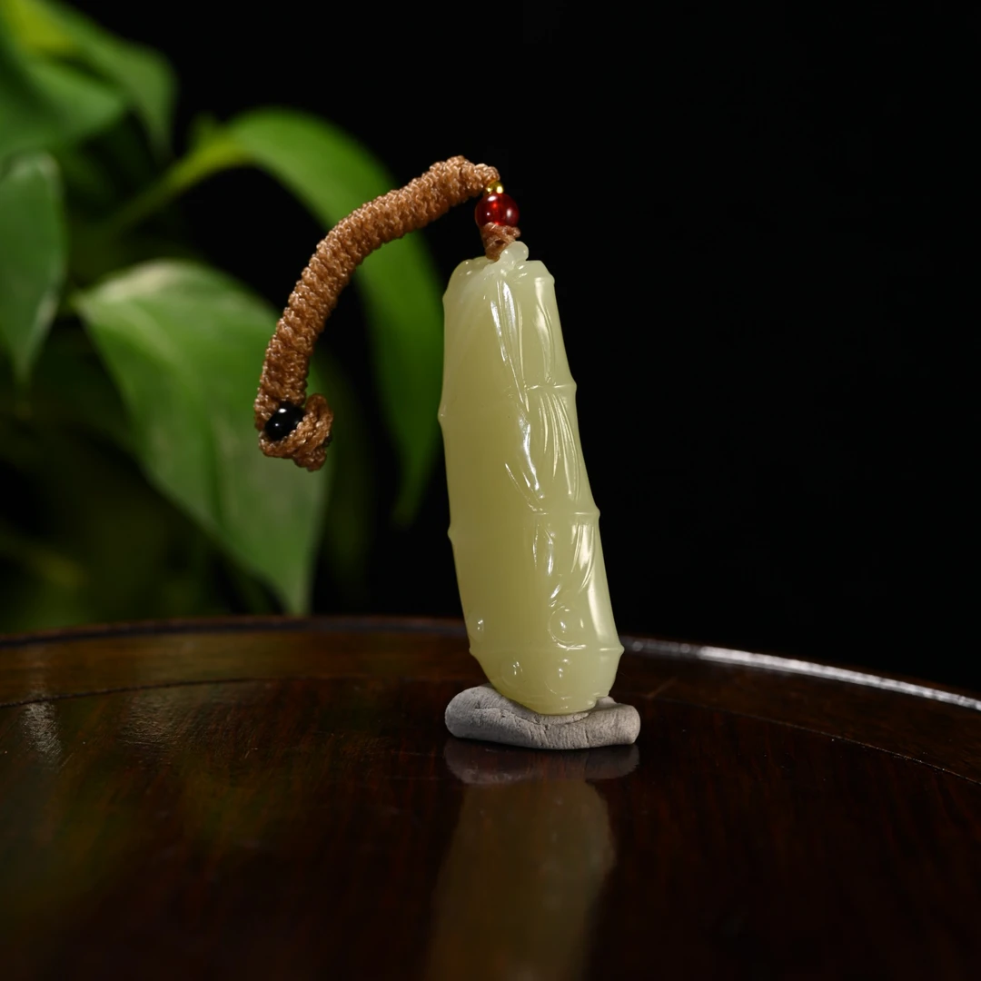 LOT8804 2511250079和田玉黄玉节节高挂件/保利