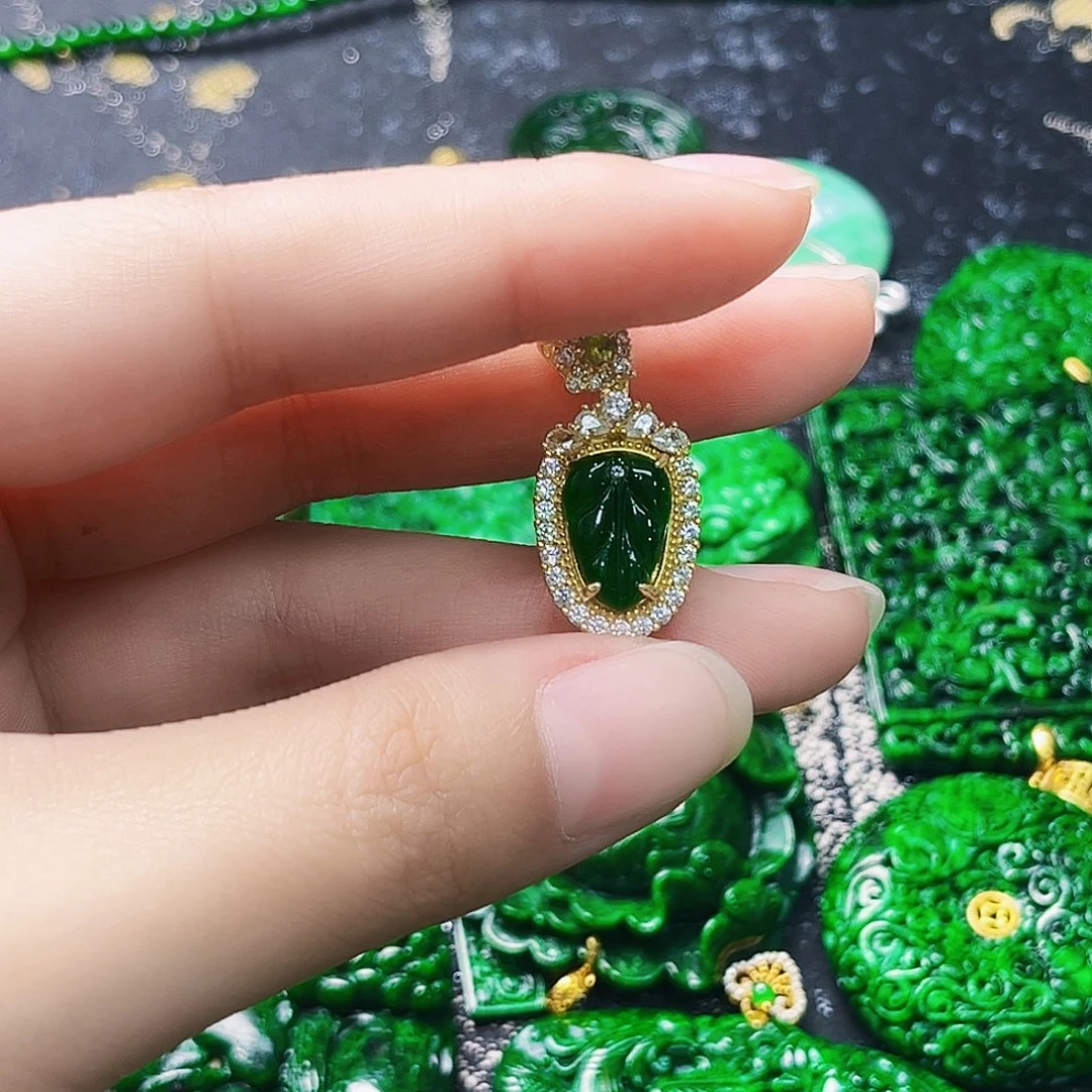 颈饰银S925镶嵌翡翠多样性