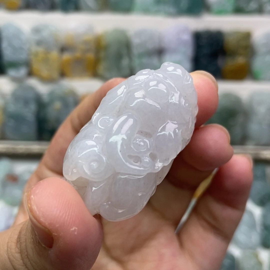 翡翠未镶嵌吊坠(赠链)口含珠