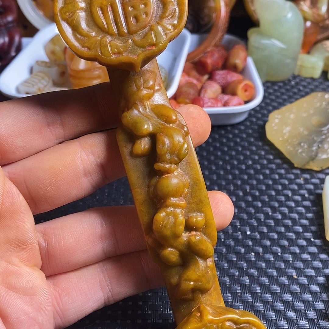 岫岩老玉（透闪石质玉）未镶嵌珠宝奇石