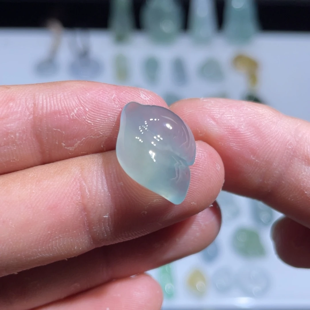 颈饰未镶嵌翡翠玉兰花