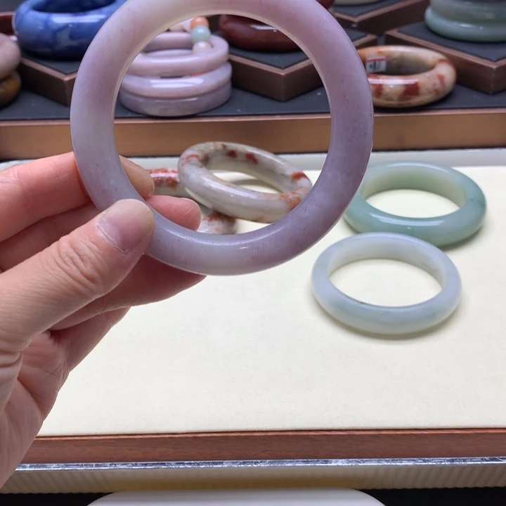 石英质玉（佘太翠）手镯未镶嵌