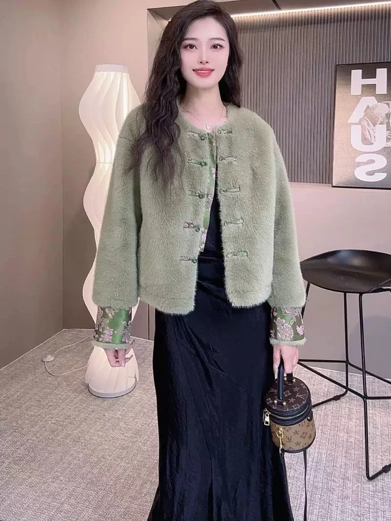2024冬季时尚气质中国风盘扣两面穿皮毛一体外套