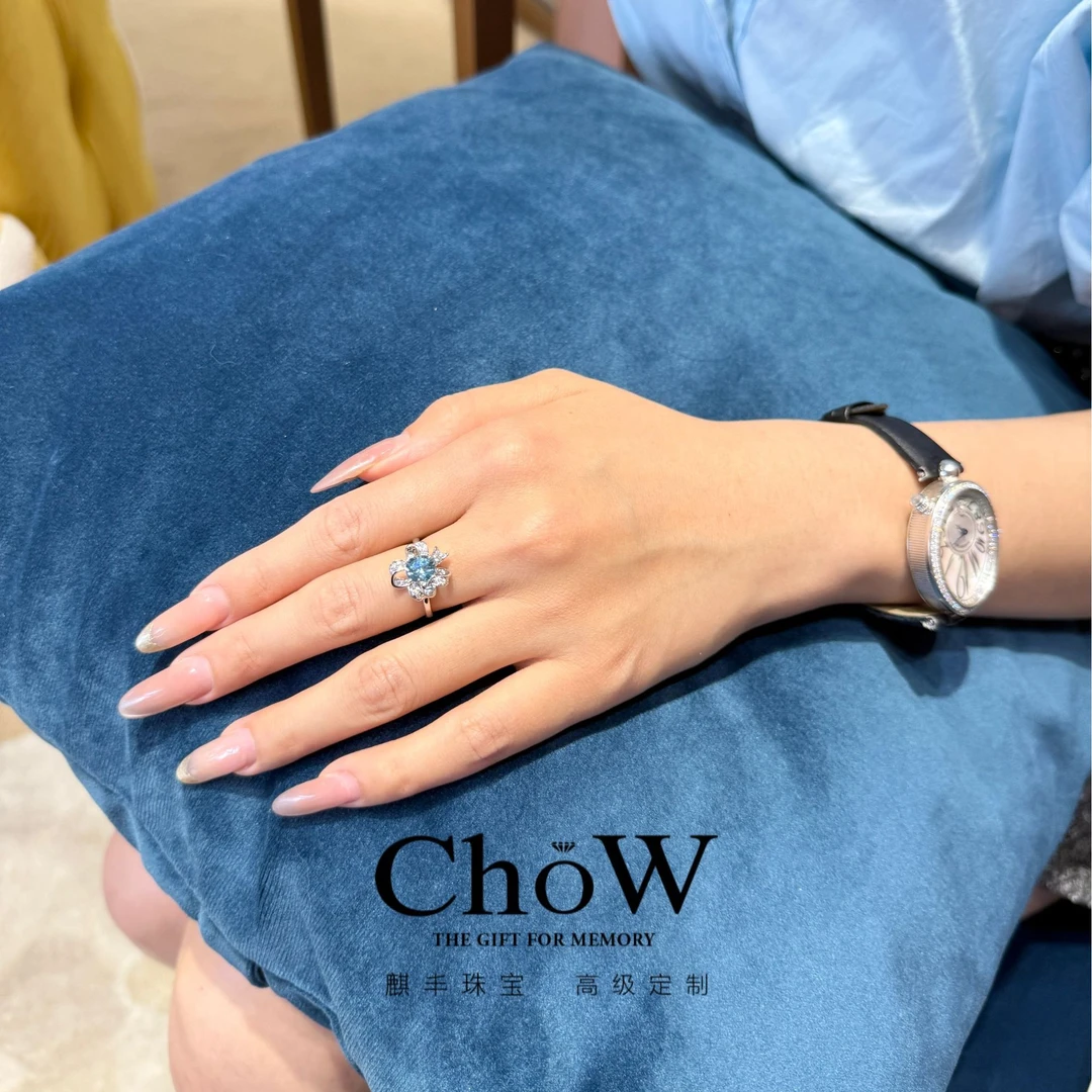 ChoW·1.32ct 18K金镶嵌缎带海蓝宝戒指