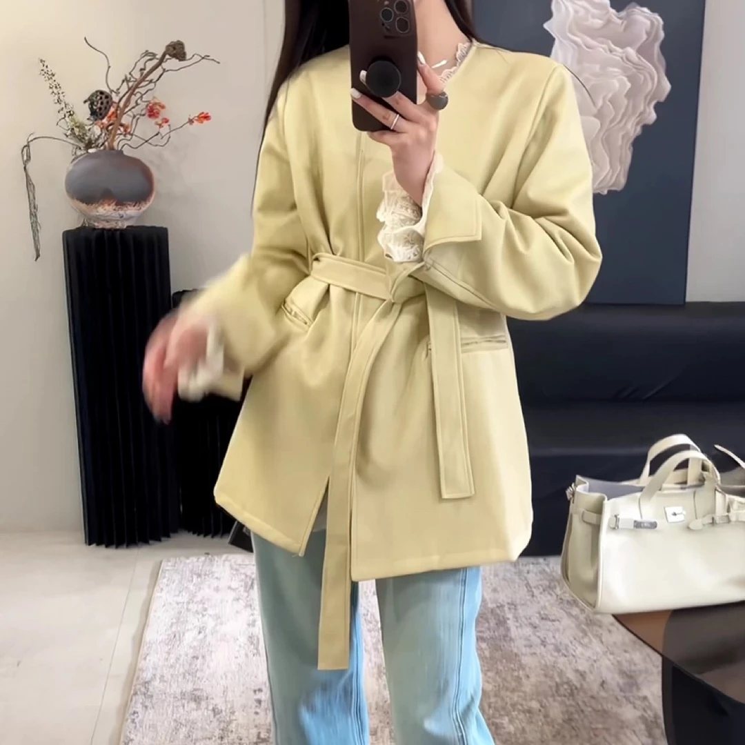 592高级感减龄皮收腰外套