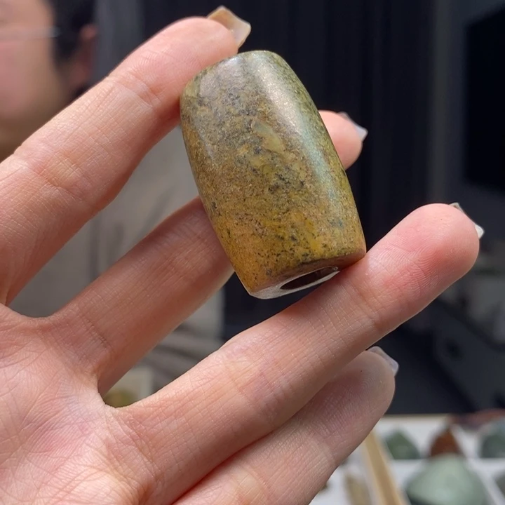 岫岩河磨玉（透闪石质玉）颈饰未镶嵌