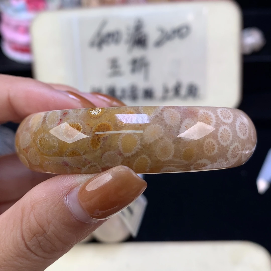 硅化珊瑚（珊瑚玉）未镶嵌颈饰五折精美手镯56口（4号）