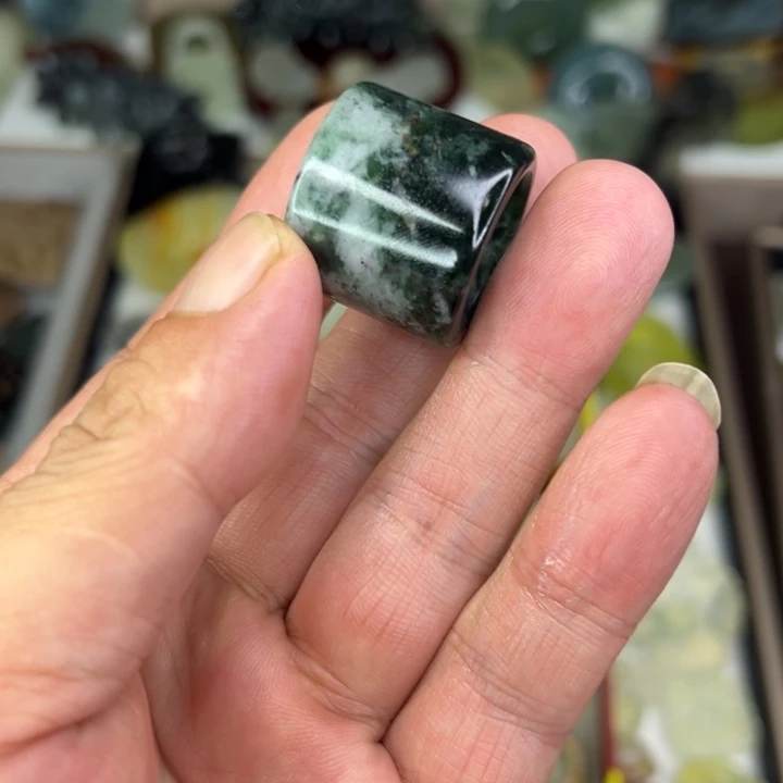 忍***未镶嵌岫玉颈饰顶级花玉扳指