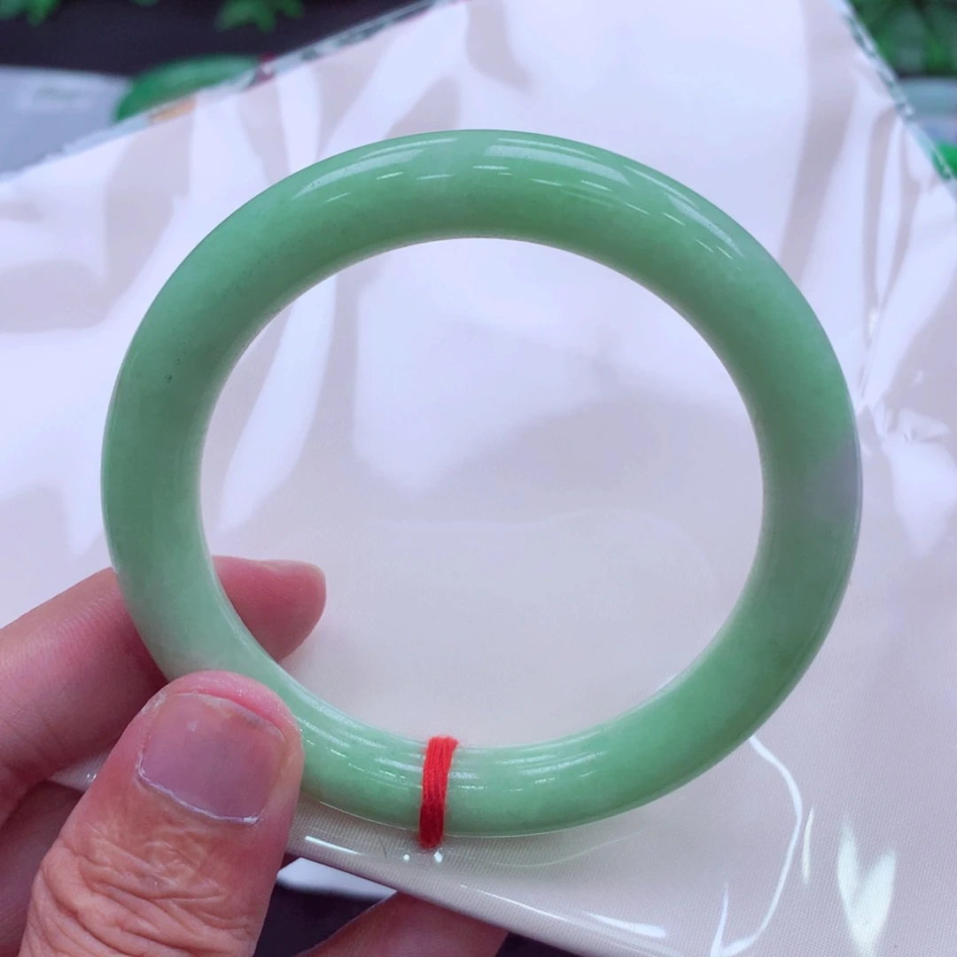 翡翠未镶嵌手镯翡翠