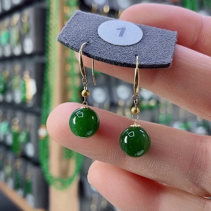 18K金镶嵌和田玉耳饰