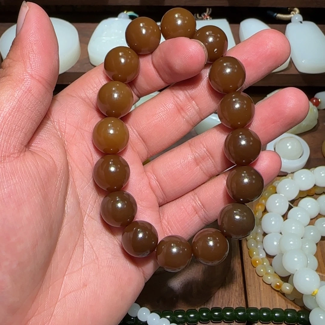 乐***乐和田玉未镶嵌手链