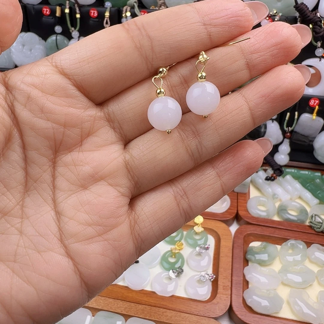 石英质玉未镶嵌颈饰