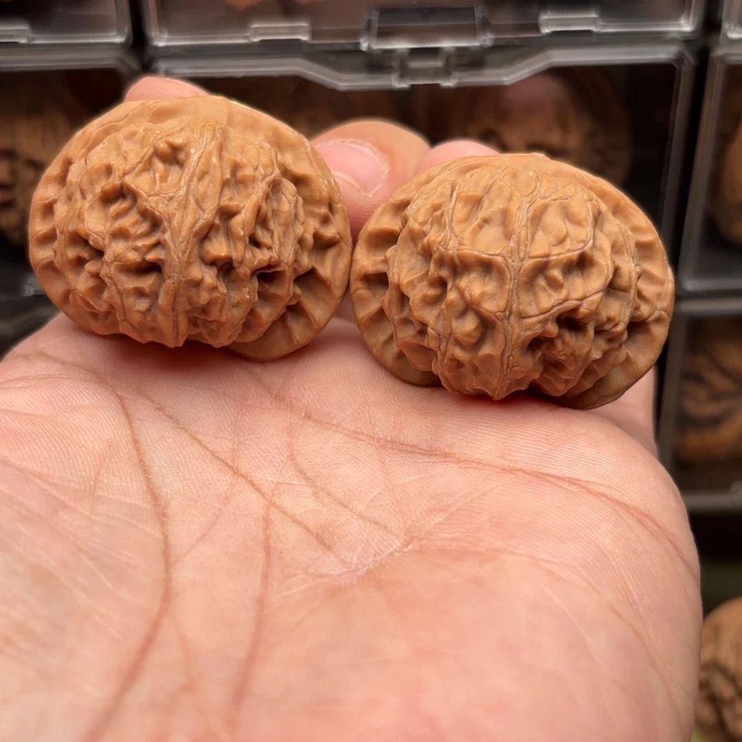 文玩核桃把件宫灯