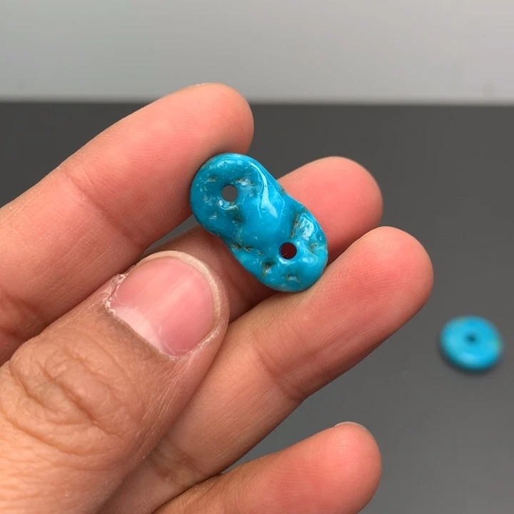 绿松石颈饰未镶嵌