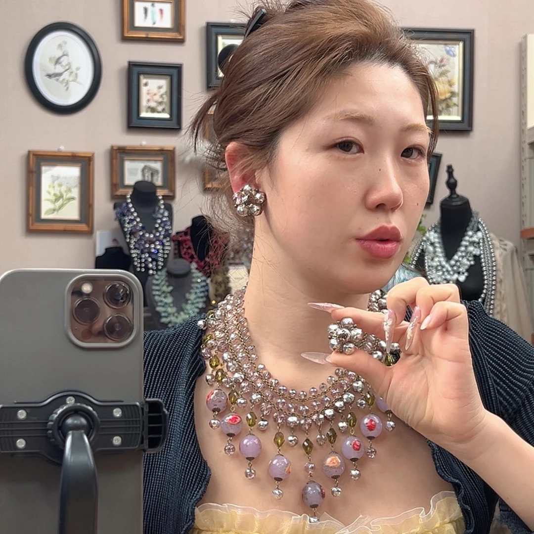 瑶***么玻璃颈饰编号280 一套