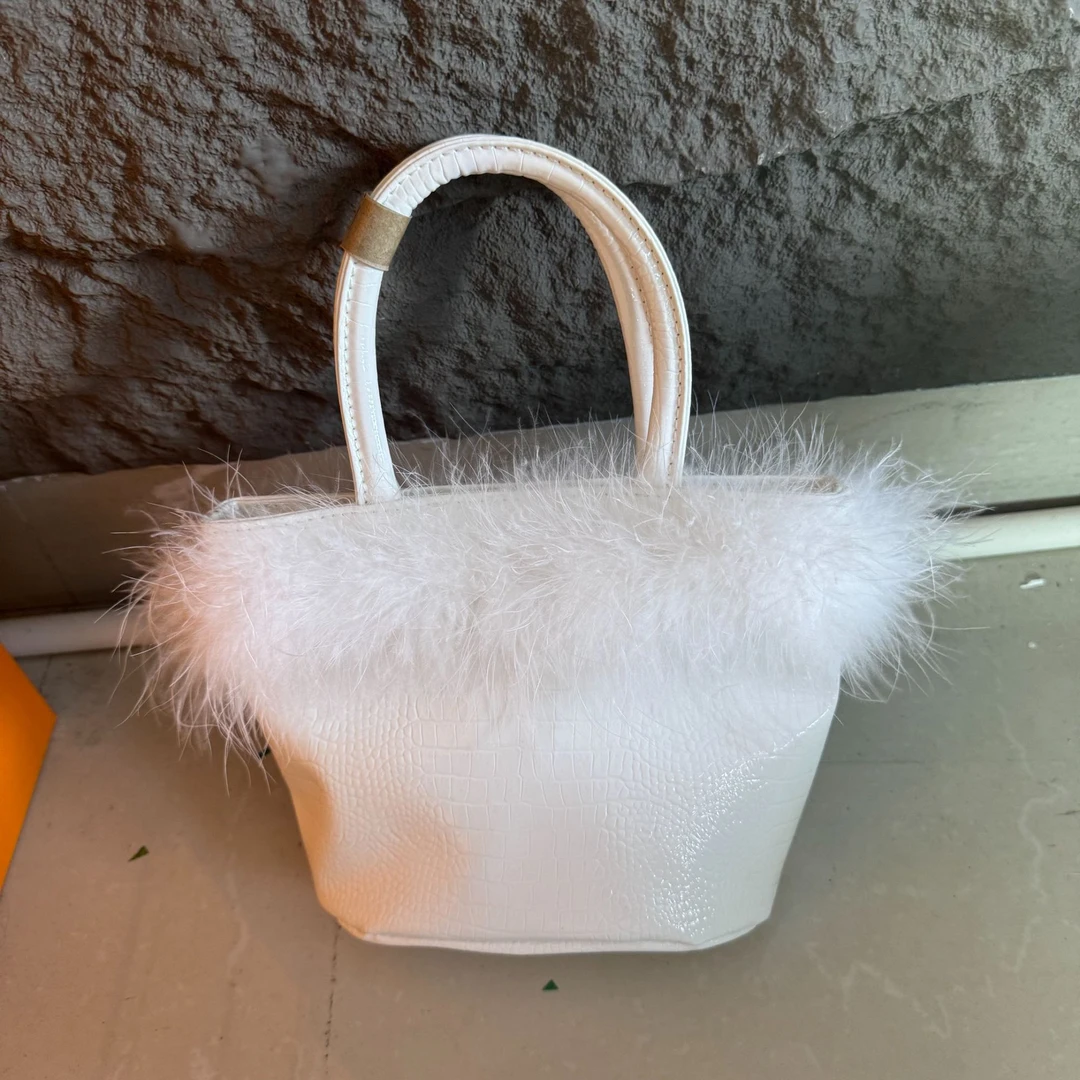 2025新款运动健身时尚户外休闲夏季单肩肩包百搭情侣黑色复古潮流