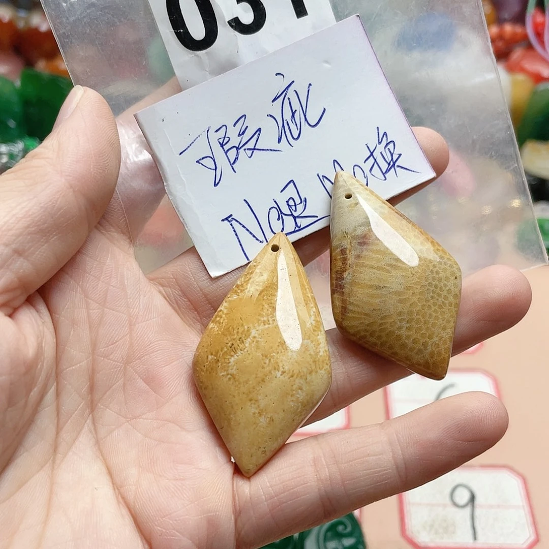 合金颈饰玛瑙/玉髓帝*花