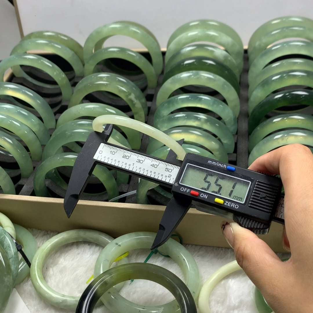 蛇纹石玉未镶嵌手镯149